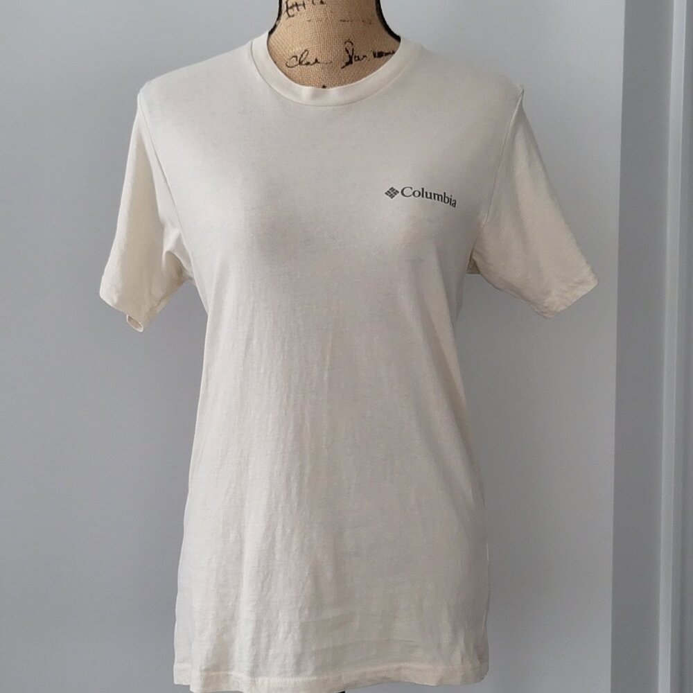 Ladies Columbia Cream Colored T-shirt Small